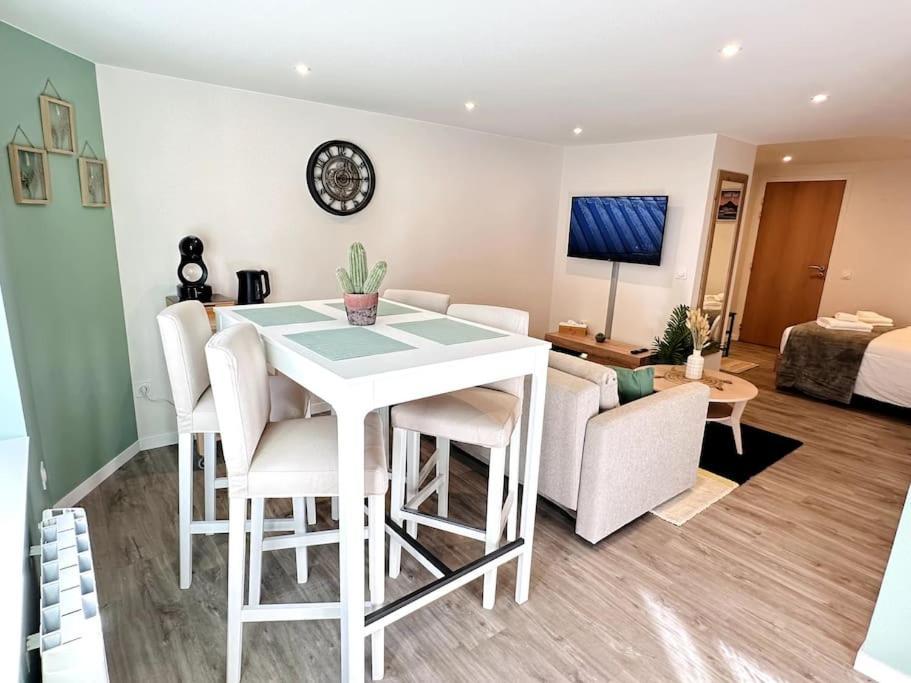 L'Escale Du Mont Saint Michel Apartment Avranches Ngoại thất bức ảnh